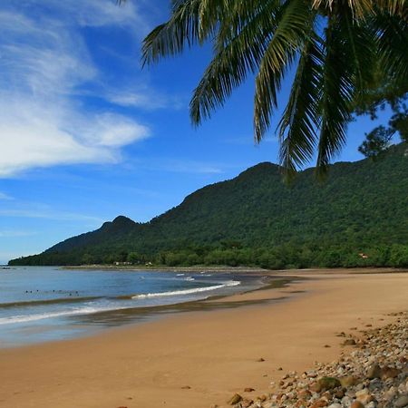Damai Beach Resort Kuching Exterior photo