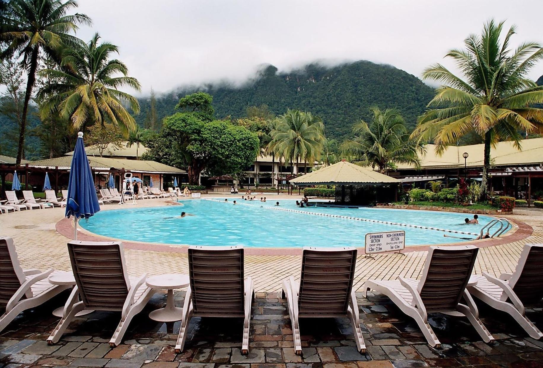 Damai Beach Resort Kuching Exterior photo