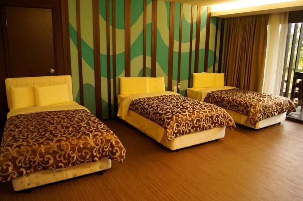 Damai Beach Resort Kuching Exterior photo