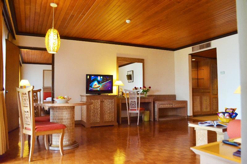 Damai Beach Resort Kuching Exterior photo