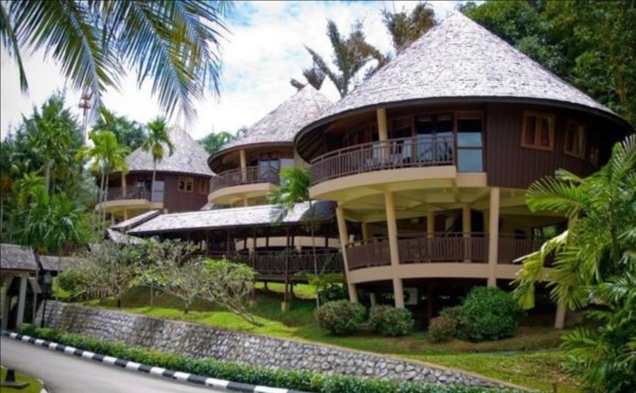 Damai Beach Resort Kuching Exterior photo