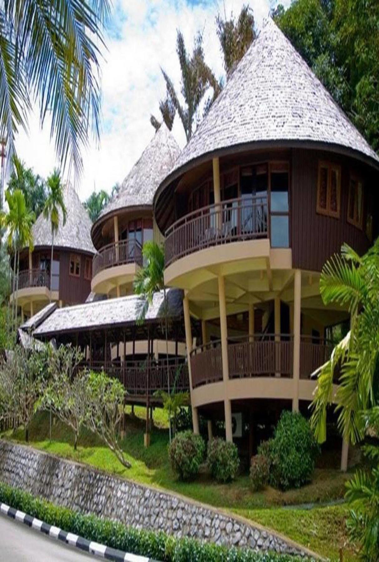 Damai Beach Resort Kuching Exterior photo